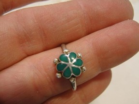 Jabberjewelry.com Vintage Flower Style Turquoise Silver Ring