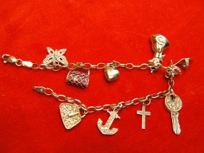 Jabberjewelry.com Vintage Charms Bracelet 9 Charms White Gold