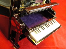 Jabberjewelry.com Musical Piano Jewelry Trinket Box